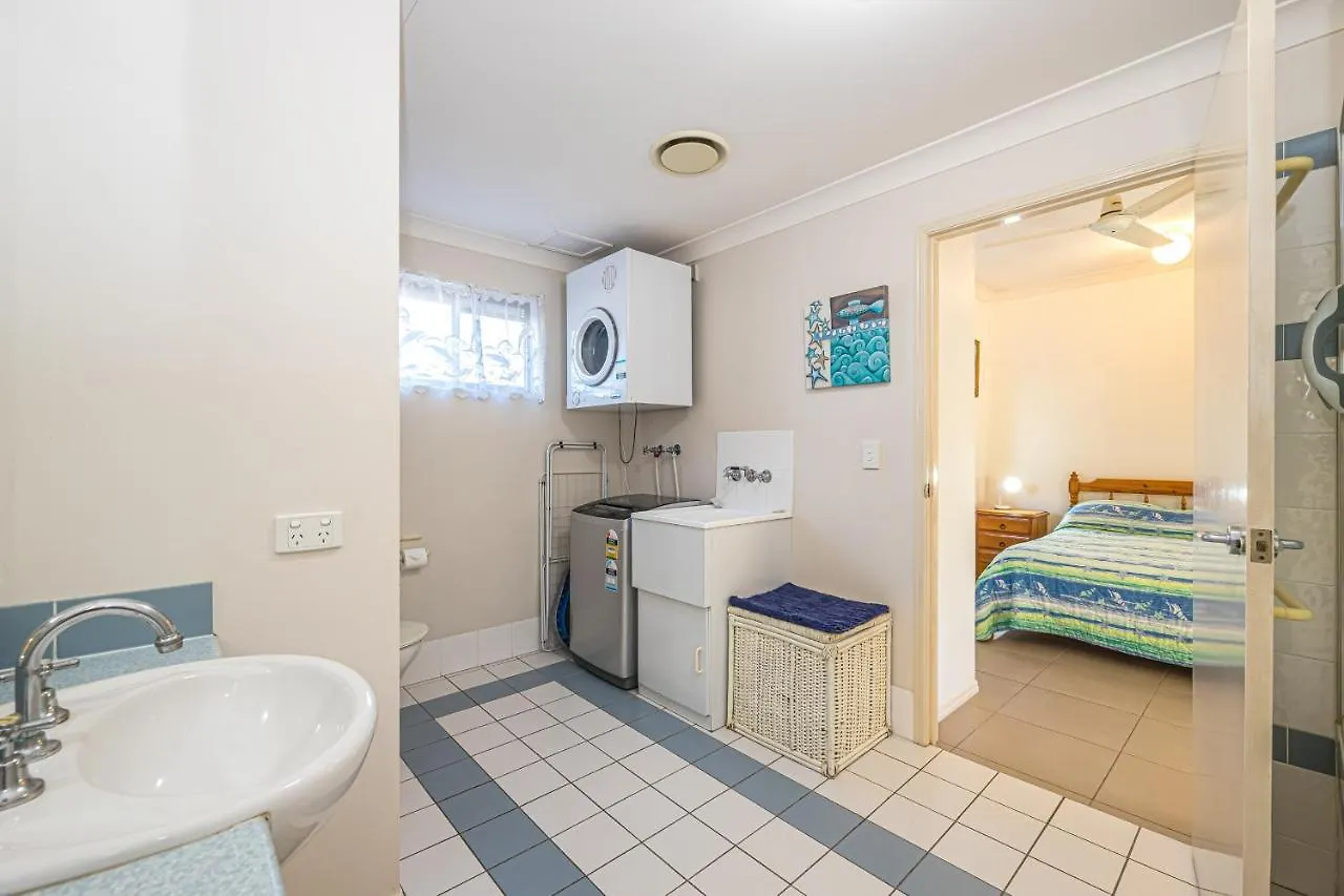 Holiday home Quiet Location Across From Waterfront - South Esp, Bongaree Villa